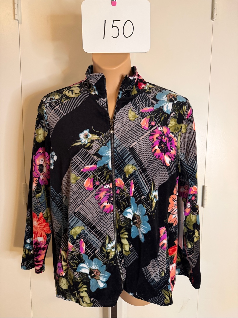 Onque Casuals Black Floral Zip-Front Bomber Jacket